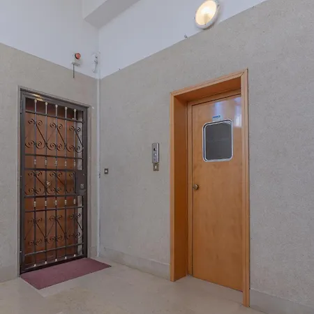 Spacious X5 With Two Balconies! Appartamento *